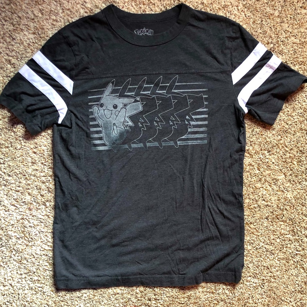 Short Sleeve Grey Pokémon Shirt (Slightly Worn)